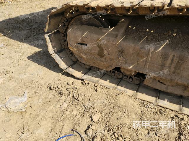 右驅(qū)動輪（行走機構(gòu)）