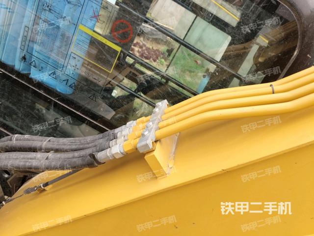 大臂背部俯視(工作和回轉(zhuǎn)裝置) 大臂背部俯視(工作和回轉(zhuǎn)裝置)