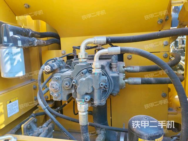 液壓泵斜45?左（大件艙室）