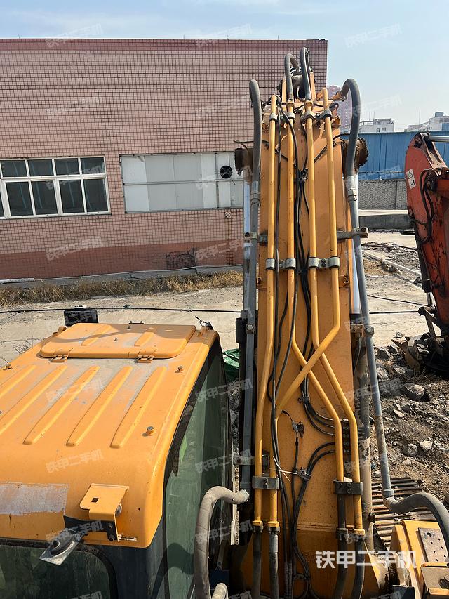 駕駛室頂部（整機(jī)外觀）