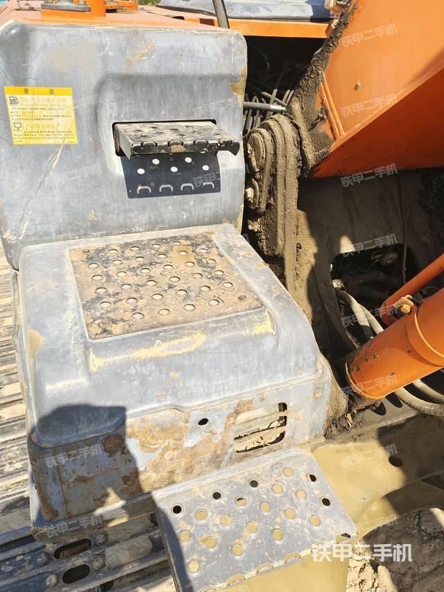 大臂根部?斜視（工作和回轉(zhuǎn)裝置）