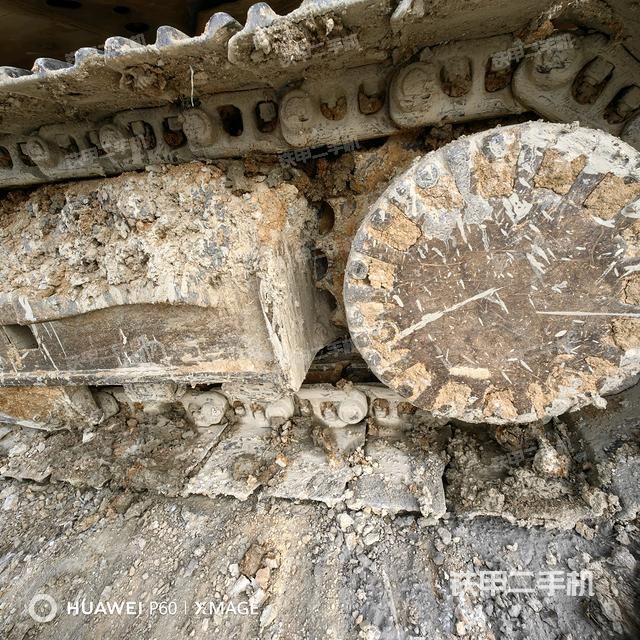 右驅(qū)動輪（行走機(jī)構(gòu)）