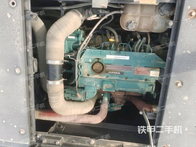 氣門室蓋螺絲特寫（上車部件）