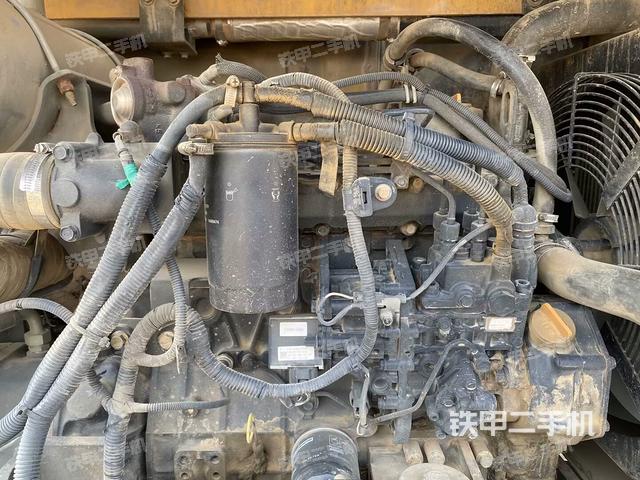 回轉馬達和主控閥（整機外觀）