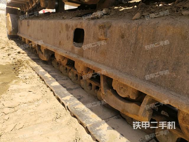 右側(cè)履帶整體(行走機(jī)構(gòu)) 右側(cè)履帶整體(行走機(jī)構(gòu))