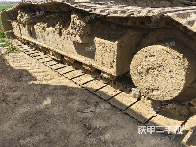 左側(cè)履帶整體?(行走機(jī)構(gòu)) 左側(cè)履帶整體?(行走機(jī)構(gòu))