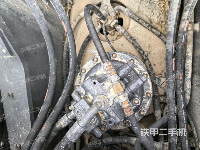 回轉(zhuǎn)馬達(dá)（上車部件）