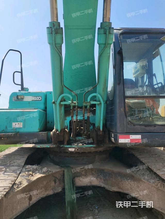 大臂油缸整體?豎拍(工作和回轉(zhuǎn)裝置) 大臂油缸整體?豎拍(工作和回轉(zhuǎn)裝置)