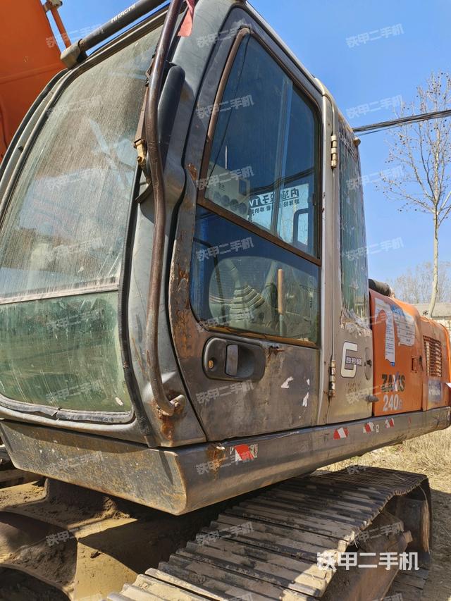 駕駛室左前45度(駕駛室部分) 駕駛室左前45度(駕駛室部分)