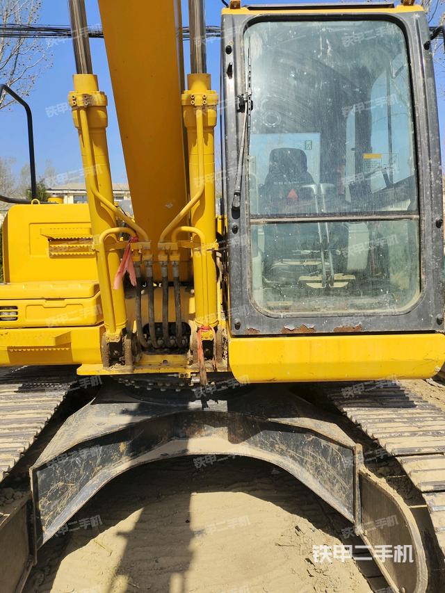 轉(zhuǎn)盤和下車架正前（工作和回轉(zhuǎn)裝置）