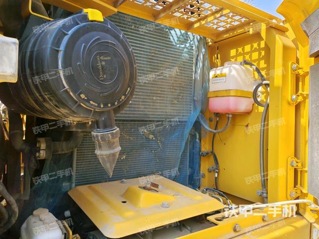 散熱器正面（大件艙室）