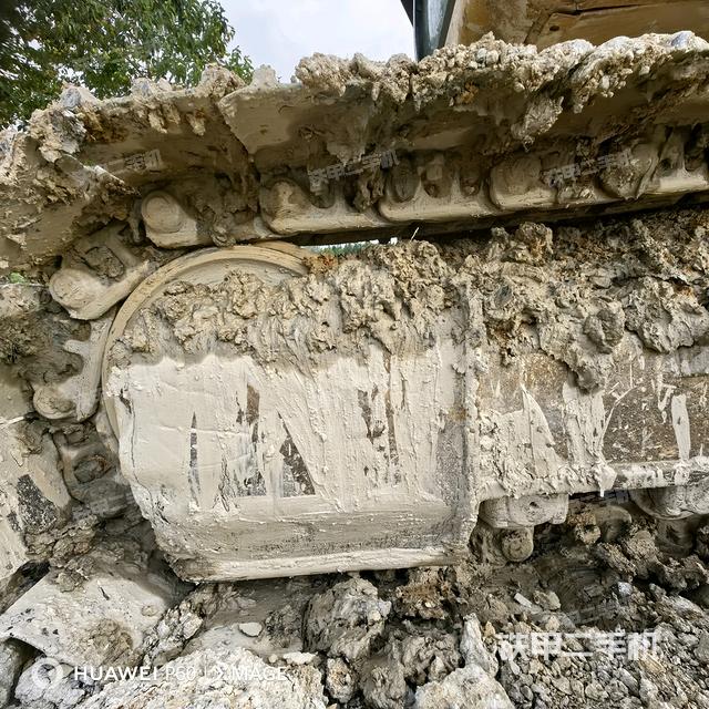 左驅(qū)動輪（行走機(jī)構(gòu)）