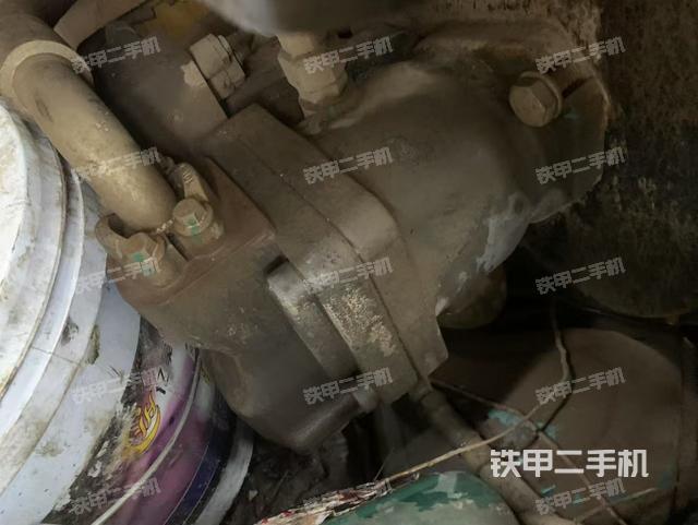 液壓泵艙室正面整體（整機(jī)外觀）