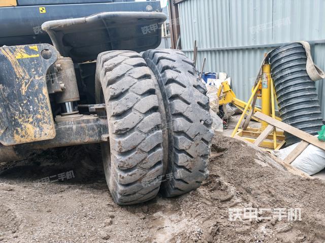 左側履帶整體?（行走機構）