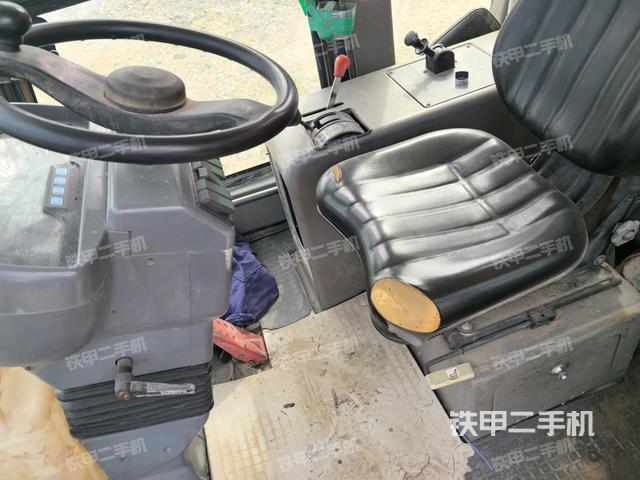 后玻璃角標(biāo)（壓路機(jī)駕駛室）