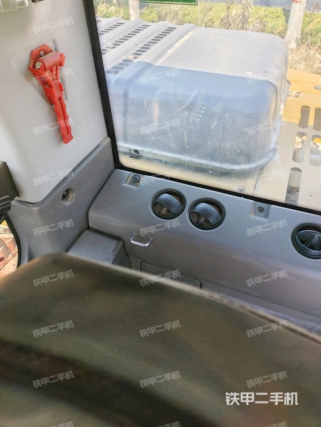 后窗玻璃角標(biāo)（駕駛室部分）