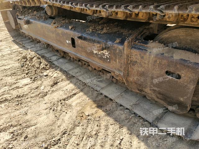 左側(cè)履帶整體?（行走機(jī)構(gòu)）