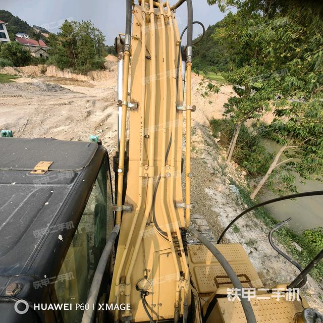 大臂背部俯視（工作和回轉(zhuǎn)裝置）