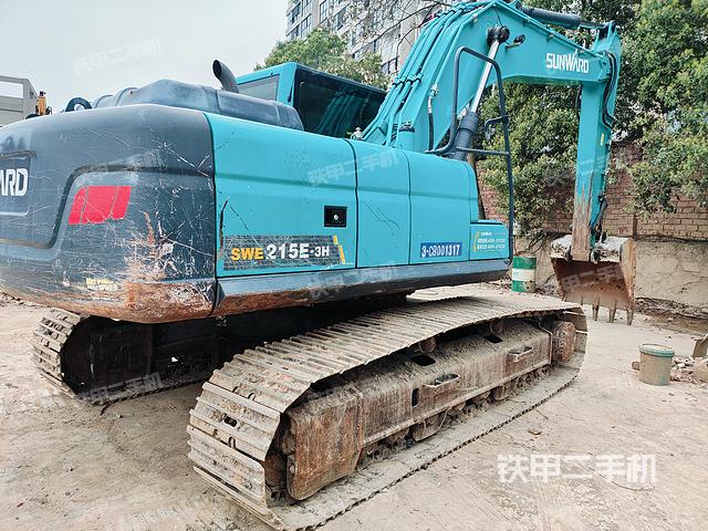 整機(jī)右后45°(整機(jī)外觀) 整機(jī)右后45°(整機(jī)外觀)