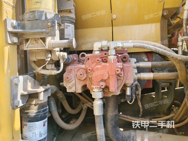 液壓泵斜45?左（大件艙室）