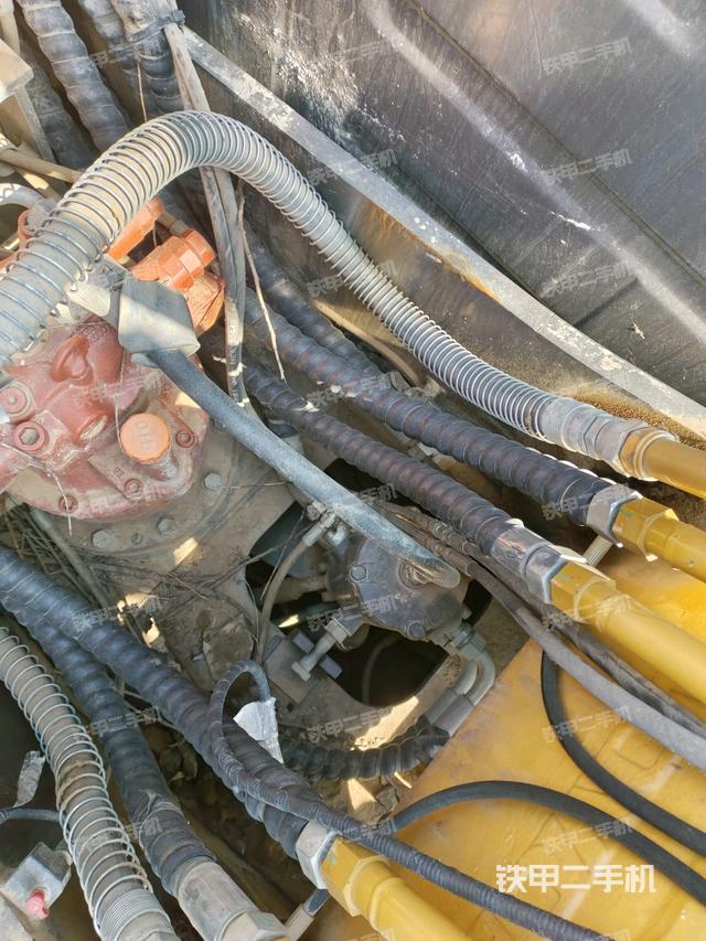 雷沃重工FR130E2挖掘机的设备实拍-第36张实拍照片