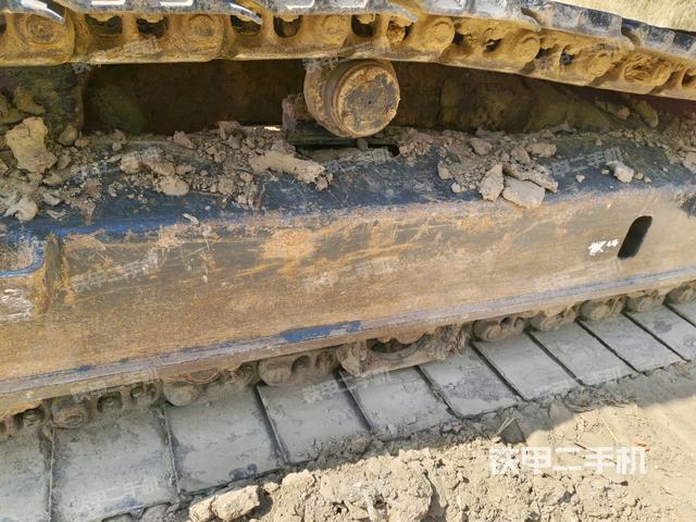 右驅(qū)動輪（行走機(jī)構(gòu)）