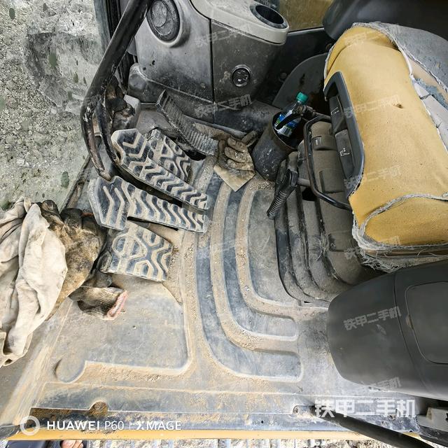 座椅右側(cè)控制臺/鑰匙門/油門/含右手柄（駕駛室部分）