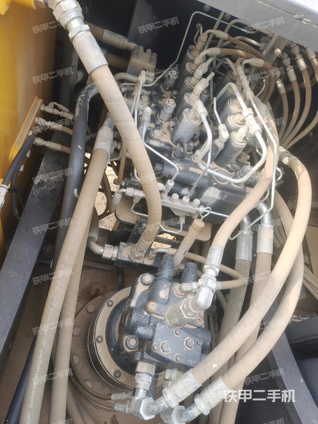 駕駛室頂部俯視（上車部件）