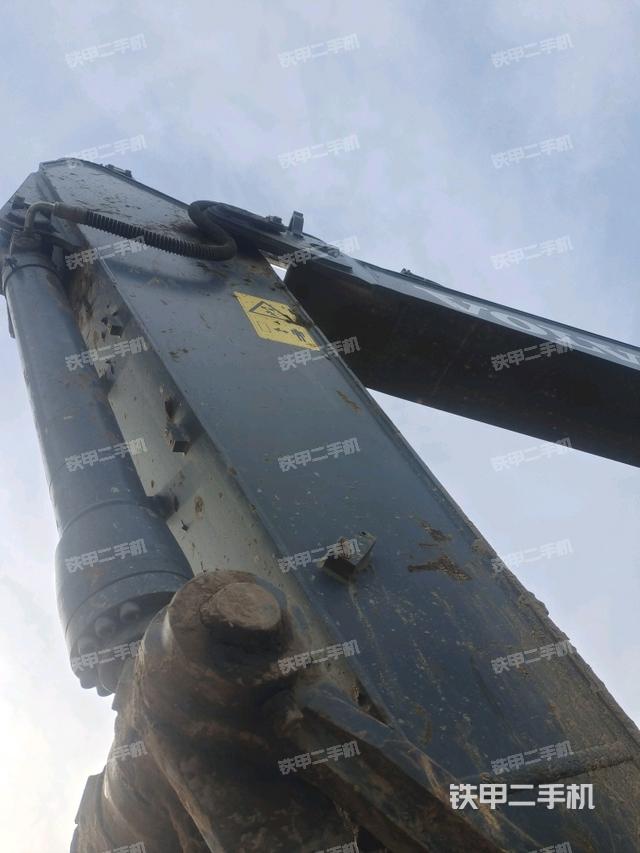 大臂油缸整體?豎拍（工作和回轉(zhuǎn)裝置）