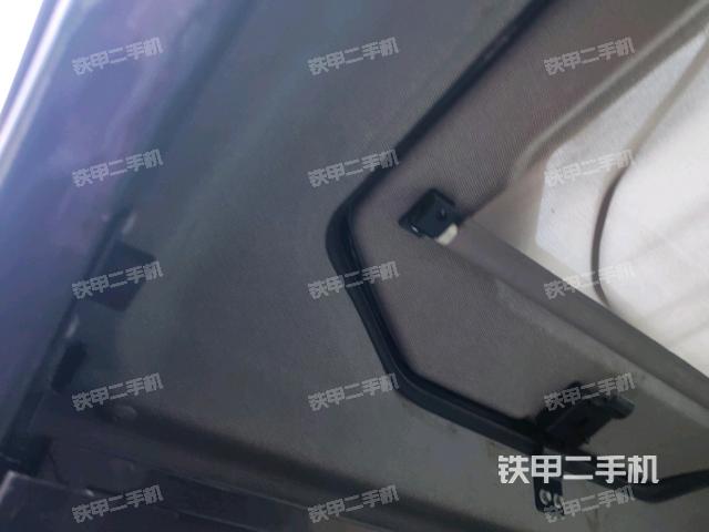 左后方玻璃角標（駕駛室部分）