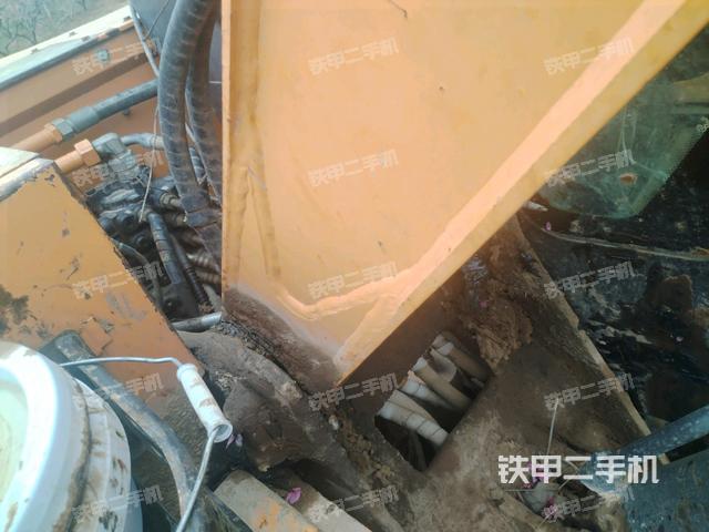 大臂根部?斜（工作和回轉(zhuǎn)裝置）