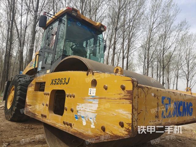 右前45°（壓路機(jī)整機(jī)外觀）