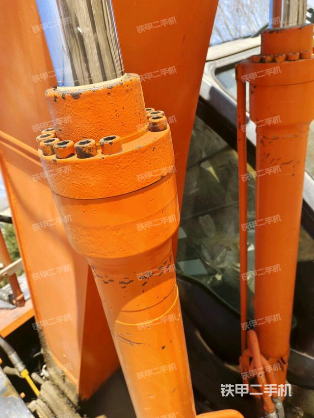 大臂油缸整體?豎拍（工作和回轉(zhuǎn)裝置）