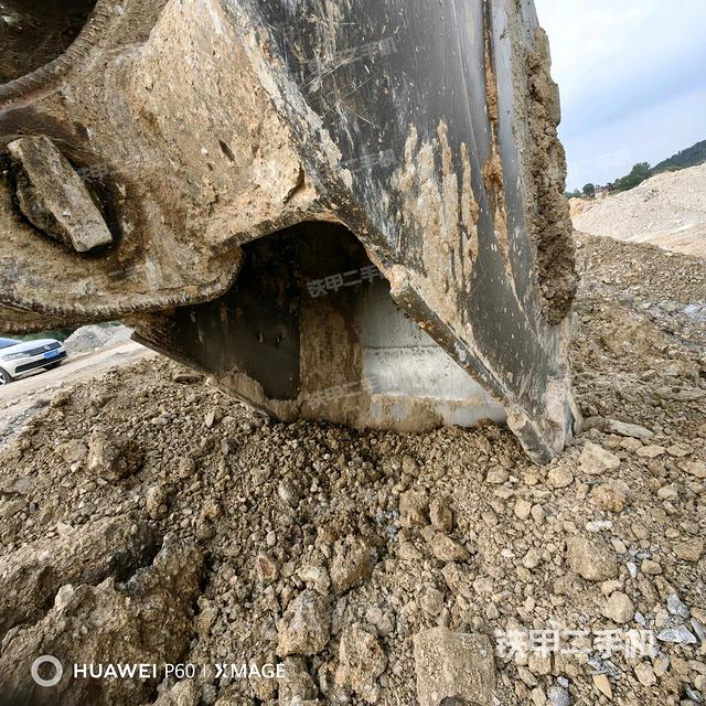 鏟斗右后整體（工作和回轉(zhuǎn)裝置）