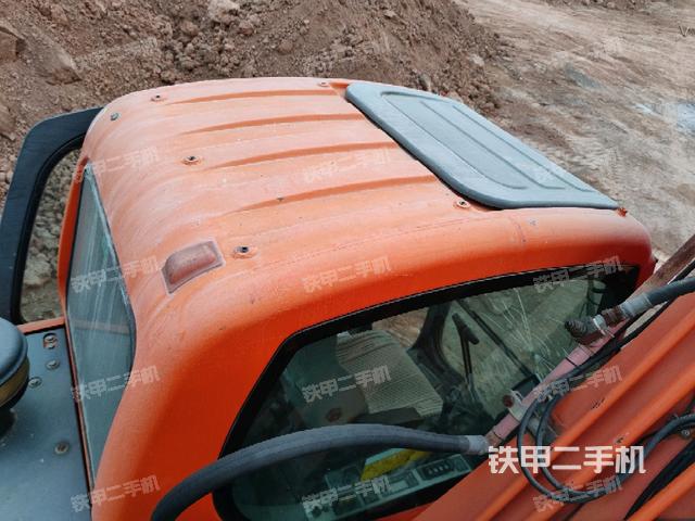 駕駛室頂部俯視(上車部件) 駕駛室頂部俯視(上車部件)