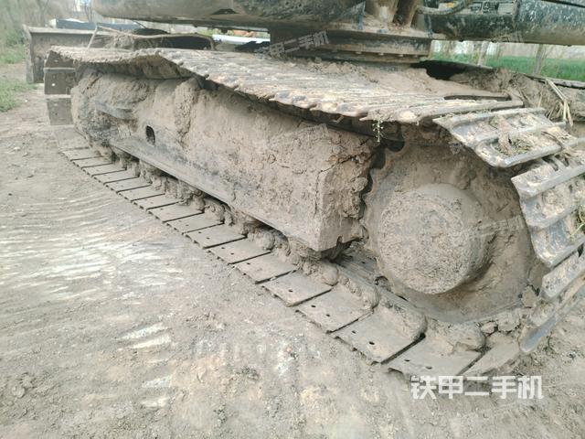 右側(cè)履帶整體?(行走機(jī)構(gòu)) 右側(cè)履帶整體?(行走機(jī)構(gòu))