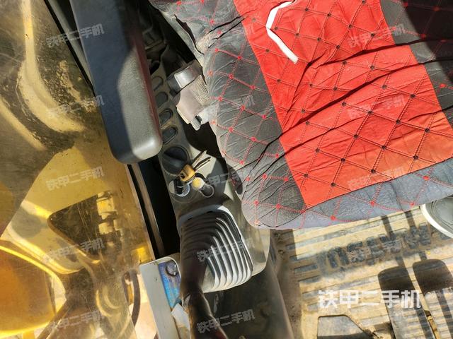 座椅右侧控制台/钥匙门/油门/含右手柄（驾驶室部分）