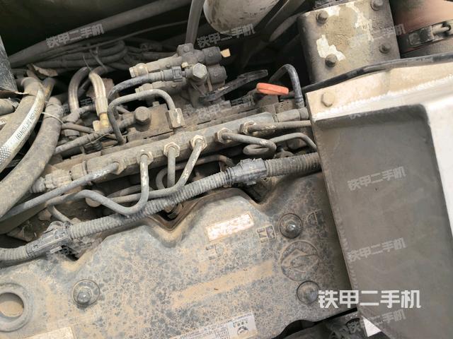 散熱器全景（壓路機發(fā)動機艙）