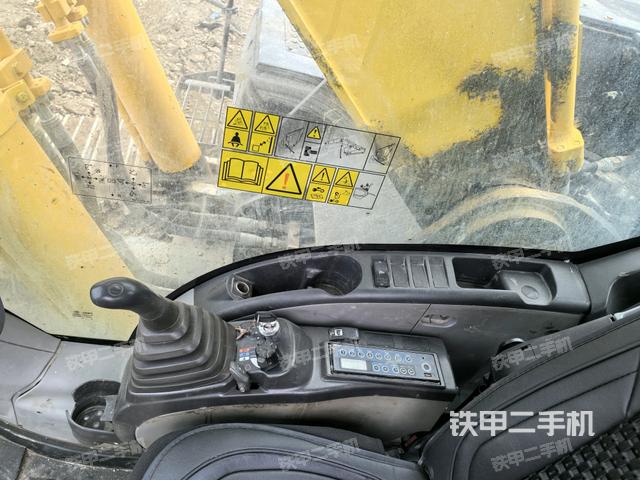 座椅右側(cè)控制臺(tái)/鑰匙門/油門/含右手柄（駕駛室部分）