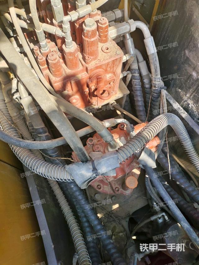 回轉(zhuǎn)馬達(dá)（上車部件）