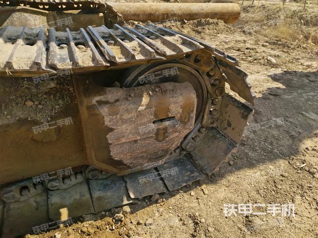 右側(cè)履帶整體(行走機(jī)構(gòu)) 右側(cè)履帶整體(行走機(jī)構(gòu))