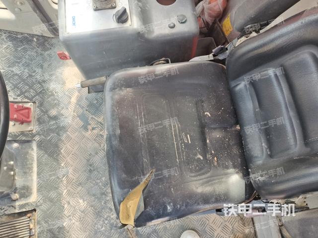 后玻璃角標(biāo)（壓路機(jī)駕駛室）