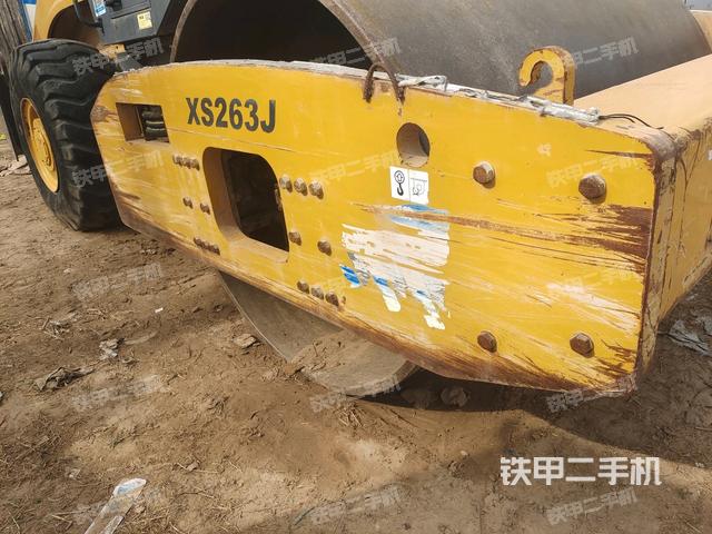 前車架正右側(cè)（壓路機(jī)前后車架）