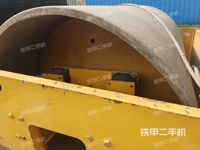 前車架正右側(cè)（壓路機前后車架）