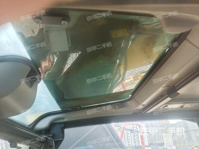 座椅右側(cè)控制臺(tái)/鑰匙門/油門/含右手柄（駕駛室部分）