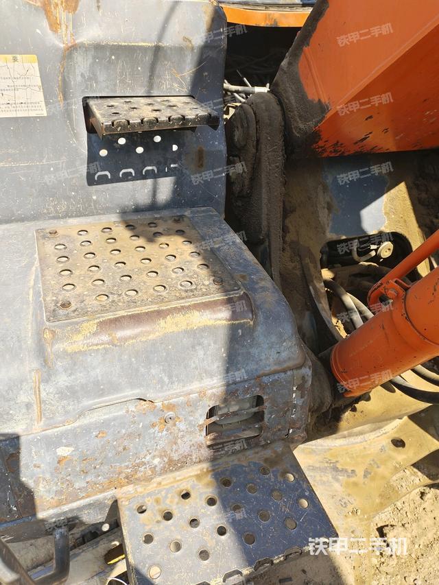 大臂根部?斜視(工作和回轉(zhuǎn)裝置) 大臂根部?斜視(工作和回轉(zhuǎn)裝置)