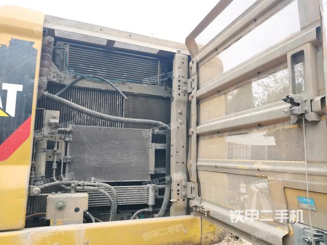 散熱器正面（大件艙室）