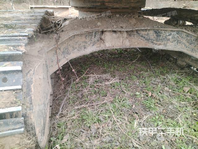 轉(zhuǎn)盤和下車架正前（工作和回轉(zhuǎn)裝置）