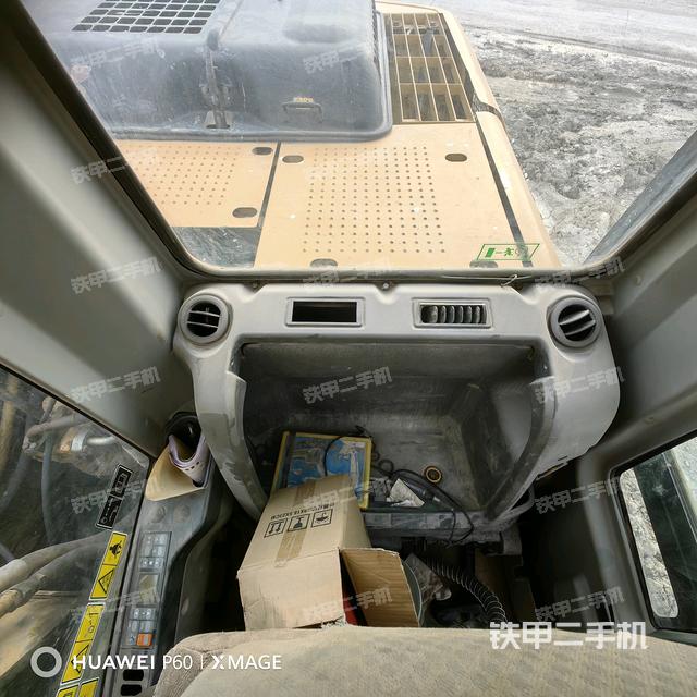 左后方玻璃角標(biāo)（駕駛室部分）