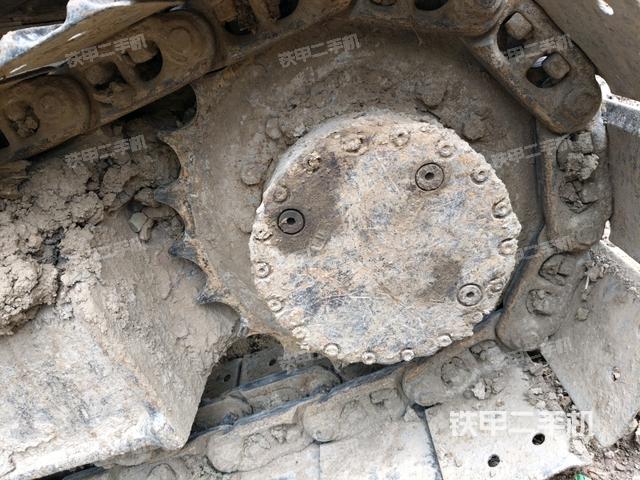 左驅(qū)動輪（行走機(jī)構(gòu)）